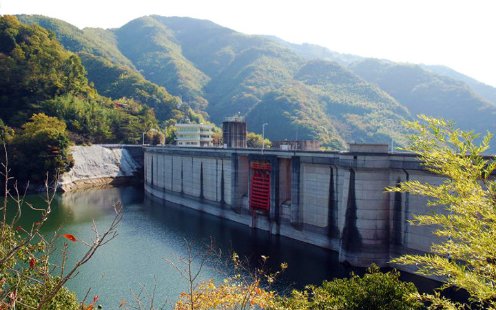 石手川ダム（白鷺湖）